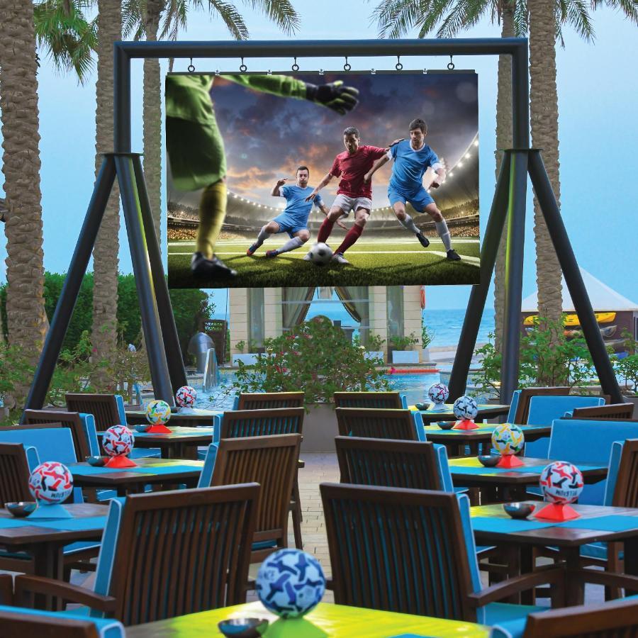 Jumeirah Messilah Beach Hotel&Spa Kuwait Kuwait City Bagian luar foto A projection screen