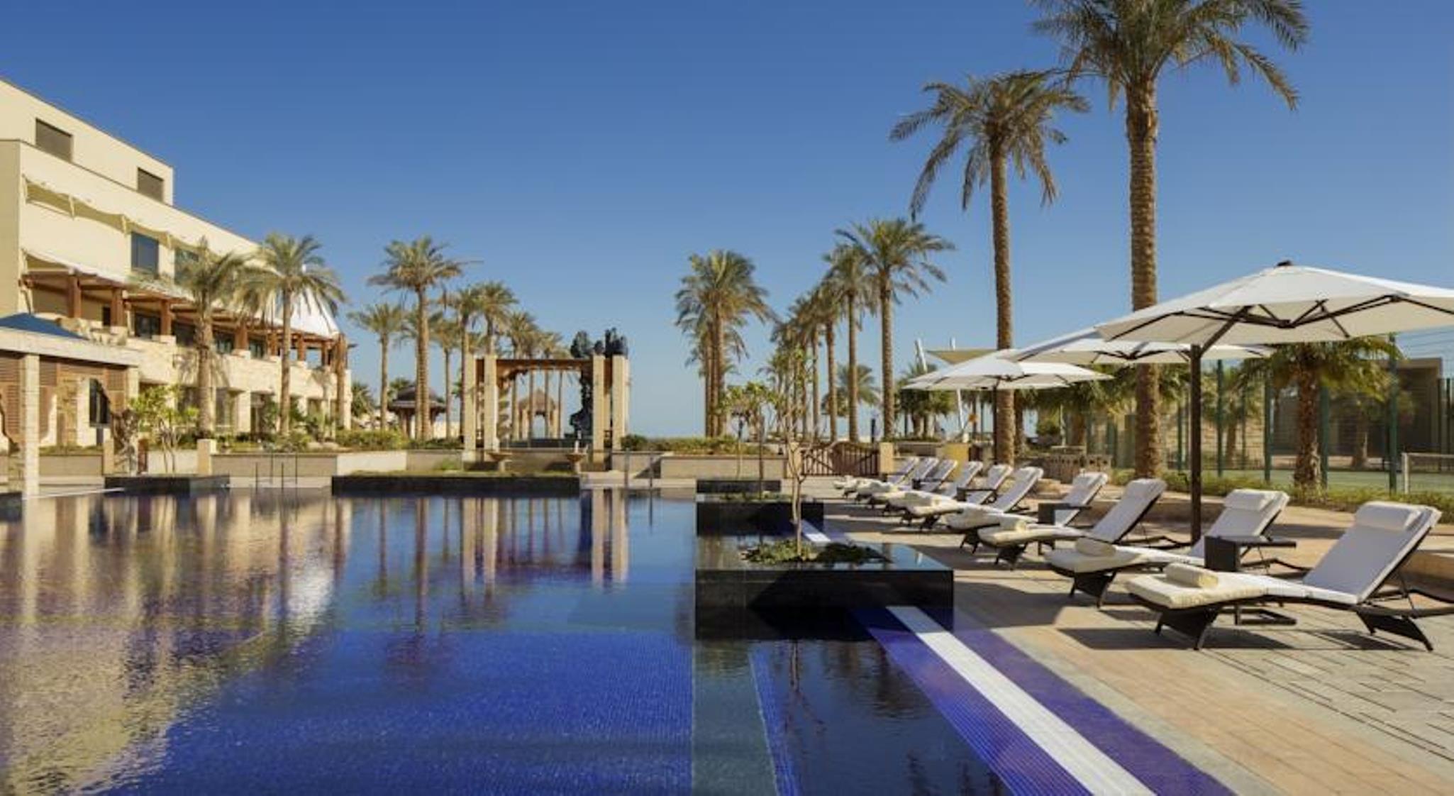 Jumeirah Messilah Beach Hotel&Spa Kuwait Kuwait City Bagian luar foto The St Regis Sharm