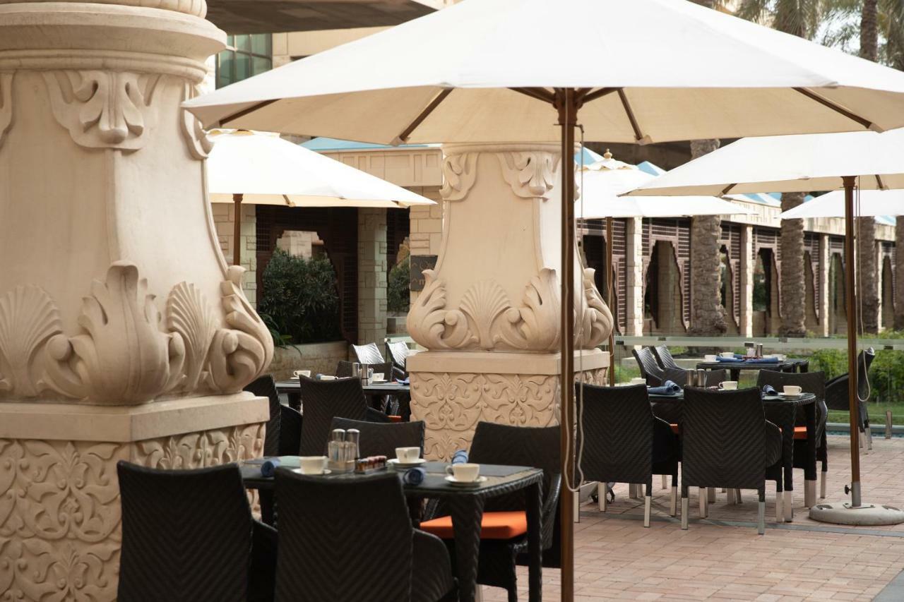 Jumeirah Messilah Beach Hotel&Spa Kuwait Kuwait City Bagian luar foto The Terrace